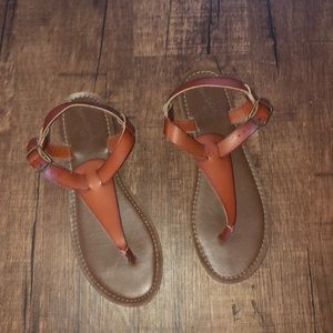 Universal thread sandals